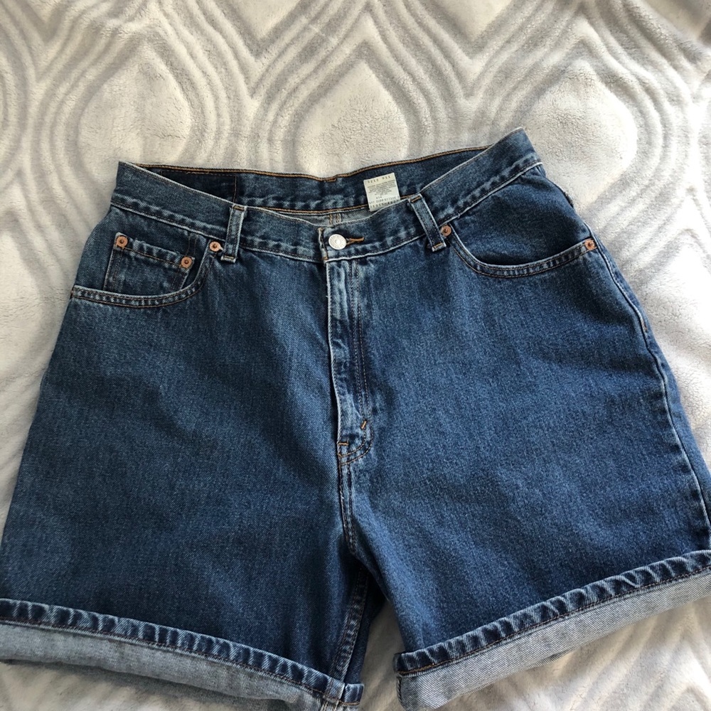 Levi’s vintage denim shorts high waisted size 30
